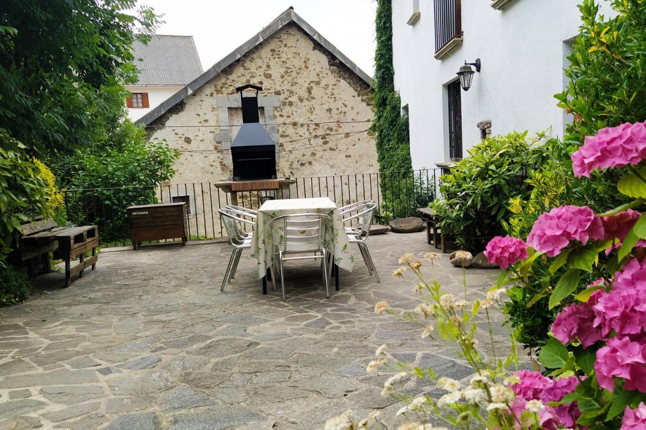 Casa Rural Erteikoa - Selva De Irati アリア  エクステリア 写真